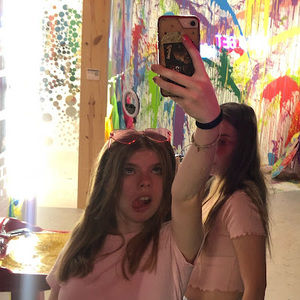 Meet your Posher, Eme